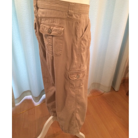 khaki cargo capri pants